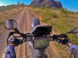 Suzuki DR650SE Wheelie