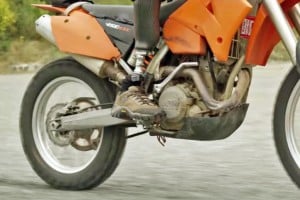 Erez Avramov riding prosthetic limb