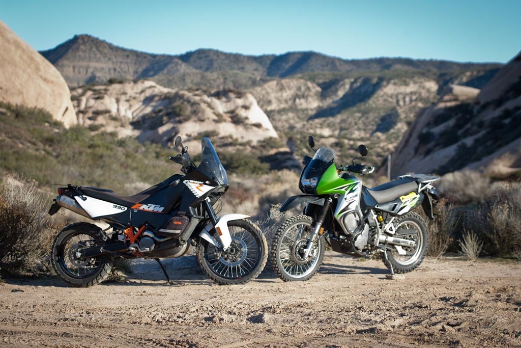 klr-650-vs-ktm-990-adventure-r-face-off - ADV Pulse
