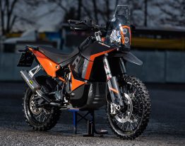 Rade Garage Launches KTM 790/890 Rally Kit With Rear Tank Option - ADV ...