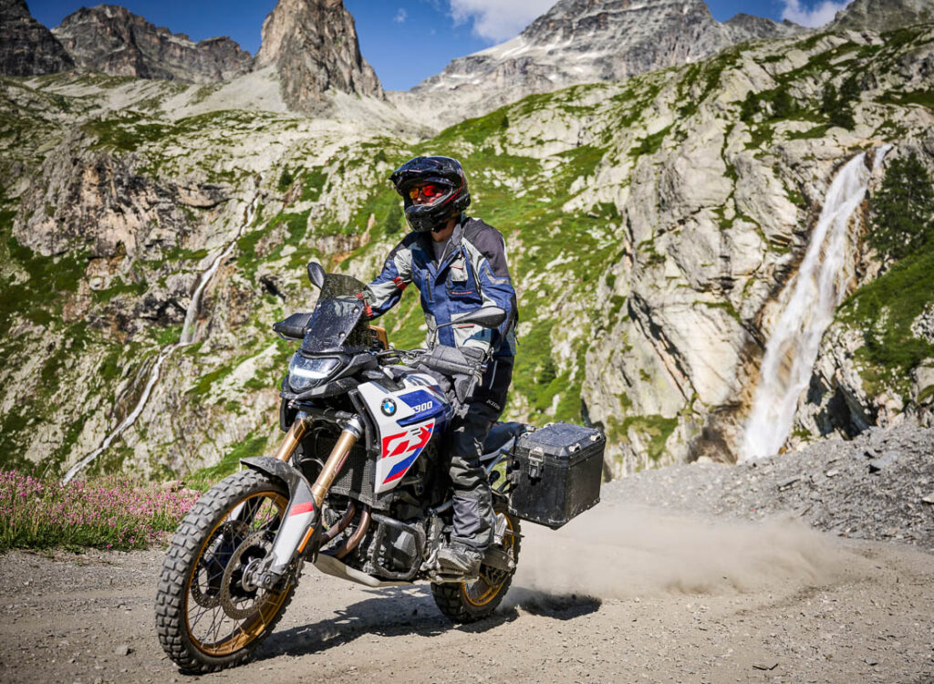 KLIM develops new Rogue rider armor system