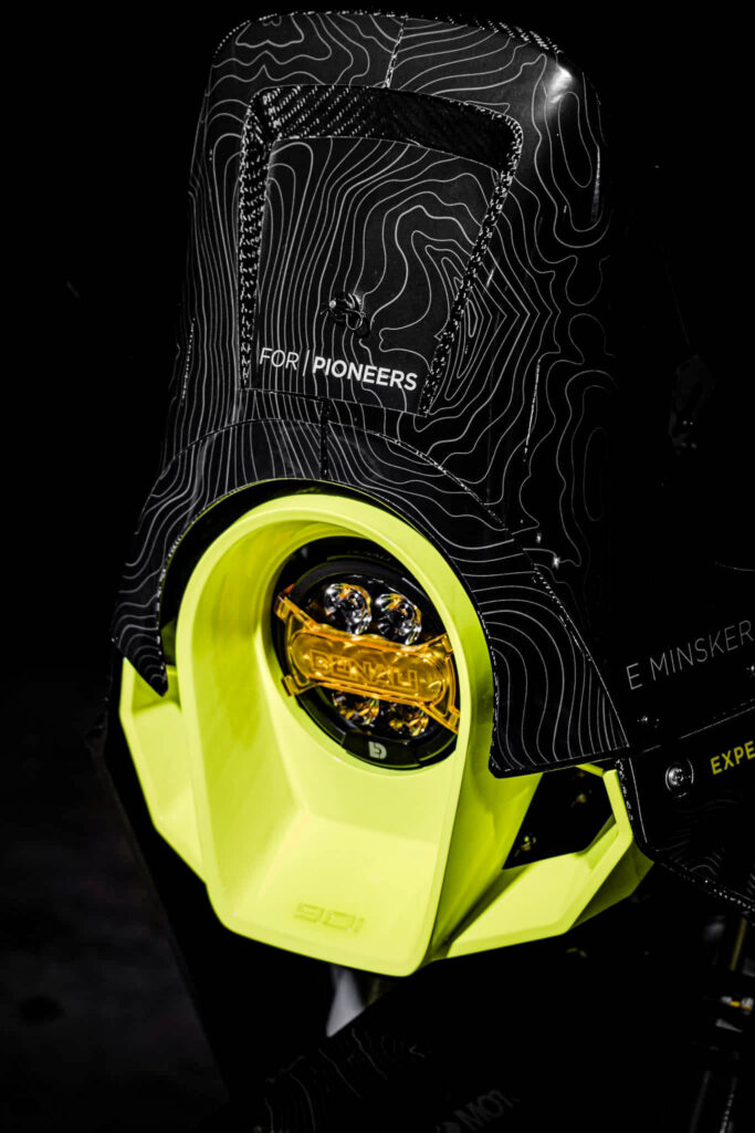 Husqvarna 901 Rally bike build