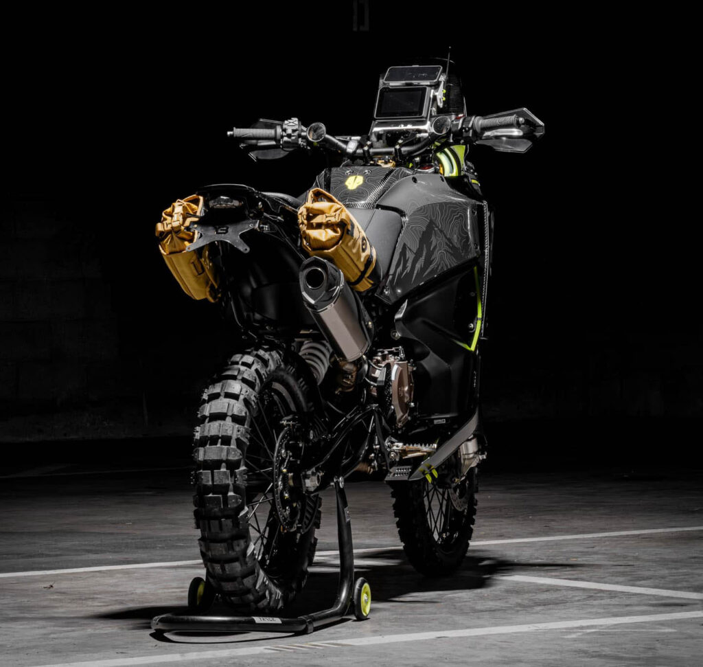 Husqvarna 901 Rally bike build