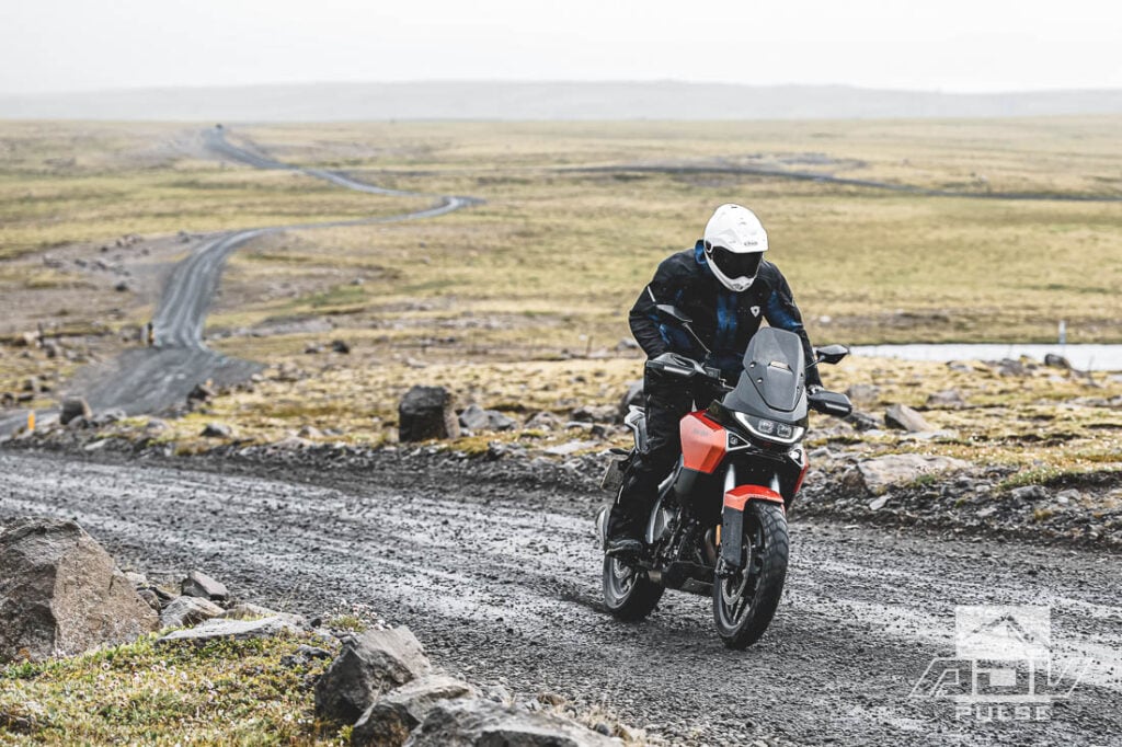 Norton Atlas Review in the dirt