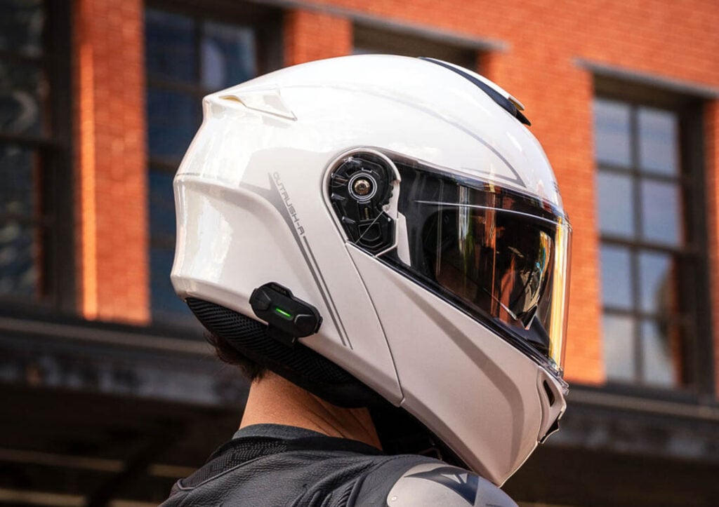 Sena MeshOn adapter connects bluetooth intercoms with mesh 