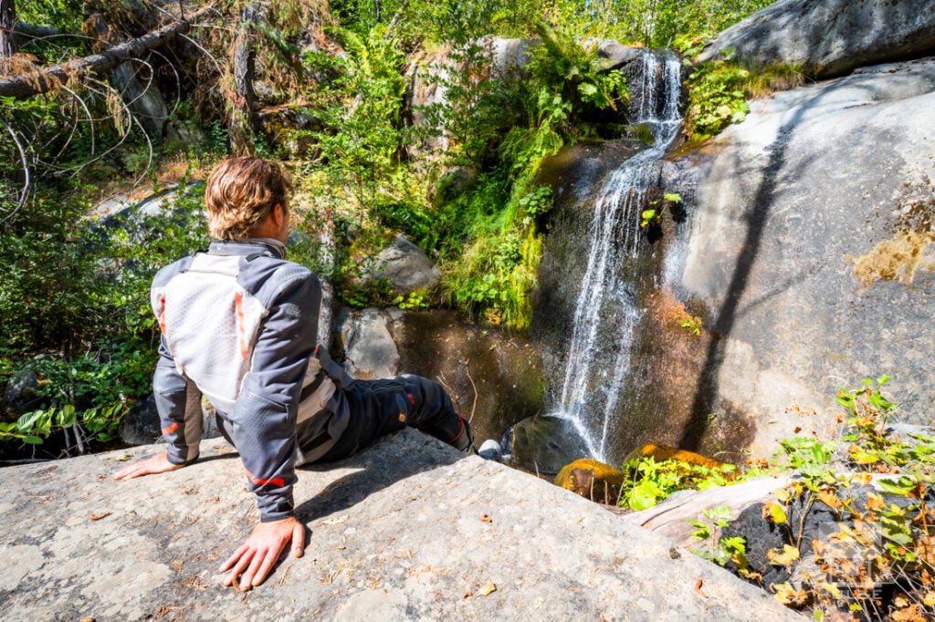 Little Nellie Falls on Yosemite Coulterville Road