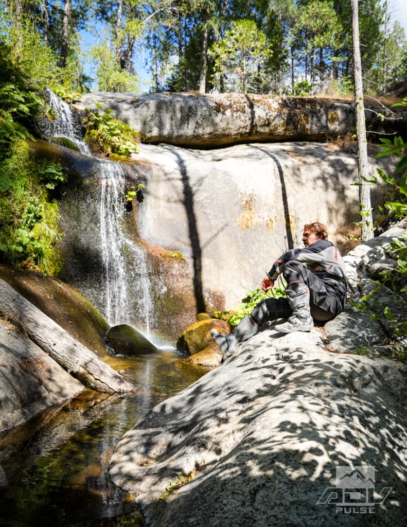 Little Nellie Falls on Yosemite Coulterville Road