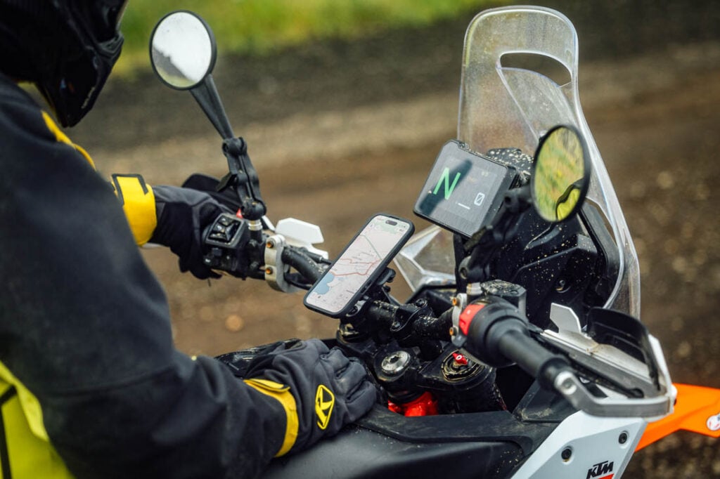 Quad Lock Introduces Handlebar Mount With Full Angle Adjustability